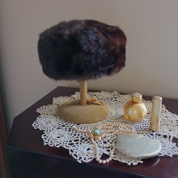 ***SOLD*** Vintage 60s Beautiful Glossy Brown Ranch Mink Pillbox Hat - Picture 9 of 9